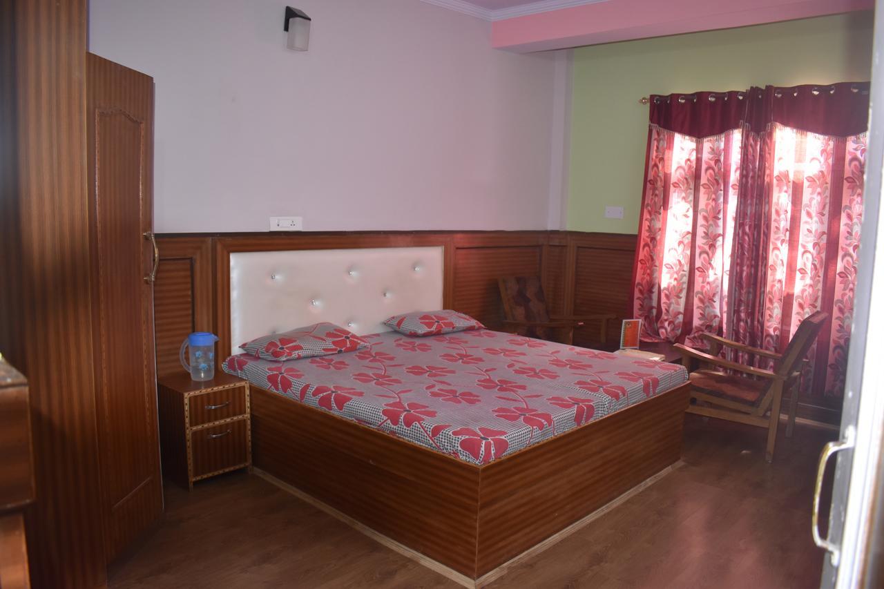 Hotel Snow Flake Rāmpur Esterno foto